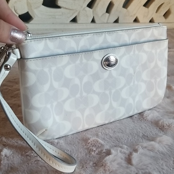 Coach Leather White Gray Signature Wallet Wristlet